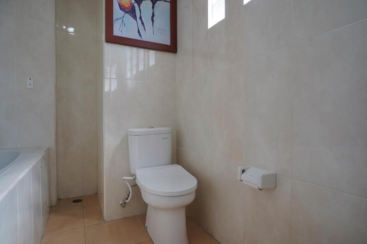 Oyo 2392 Nusa Dua Eling Inn מראה חיצוני תמונה