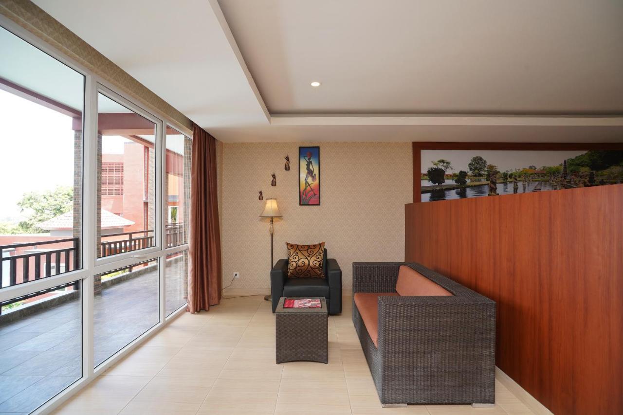 Oyo 2392 Nusa Dua Eling Inn מראה חיצוני תמונה