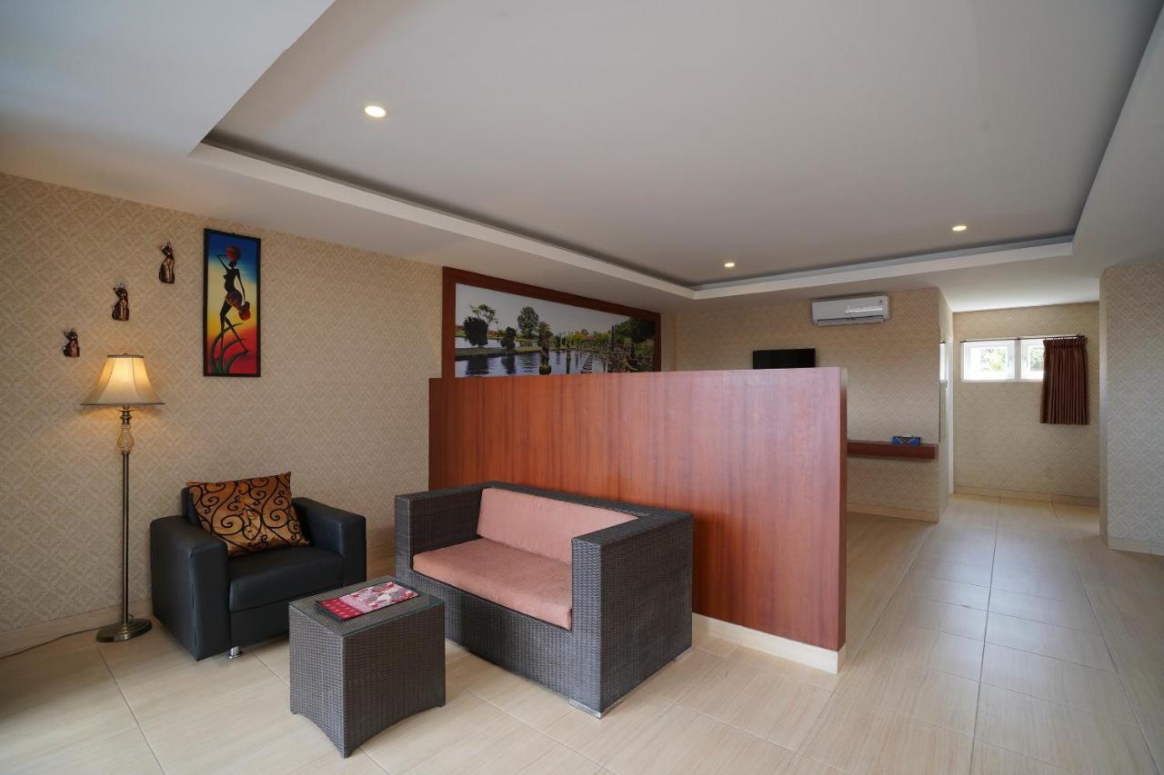 Oyo 2392 Nusa Dua Eling Inn מראה חיצוני תמונה